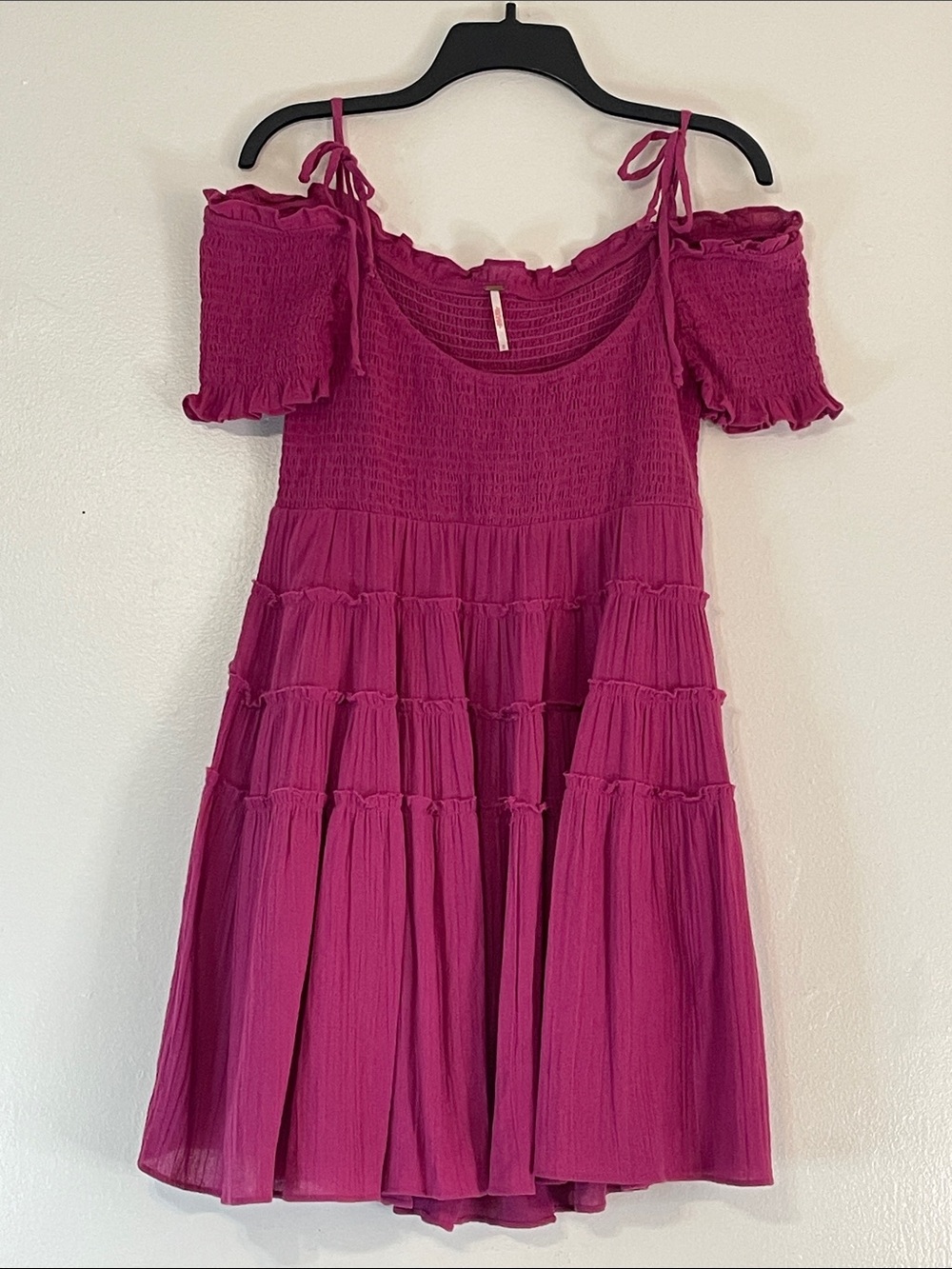 Free People w Pockets Bratz, Fuchsia, Ruffled Edges Casual Feminine Dress Size M